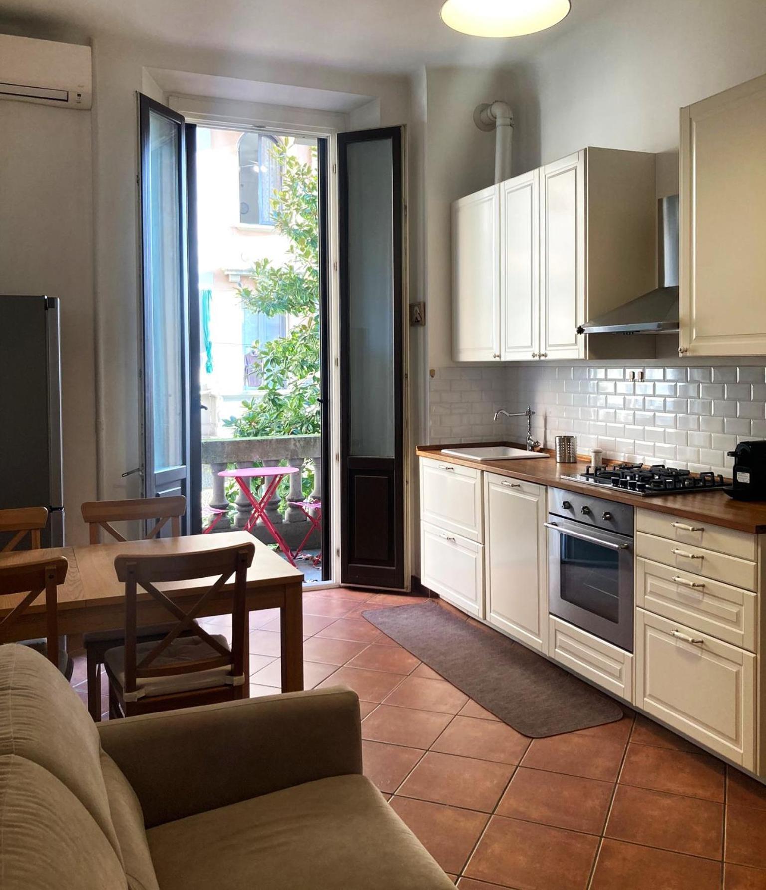Monviso 35 , Cozy Apartment Milano Eksteriør billede